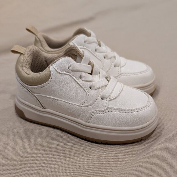 NWOT Old Navy White & Tan Sneakers - Toddler size 6 - Picture 2 of 5